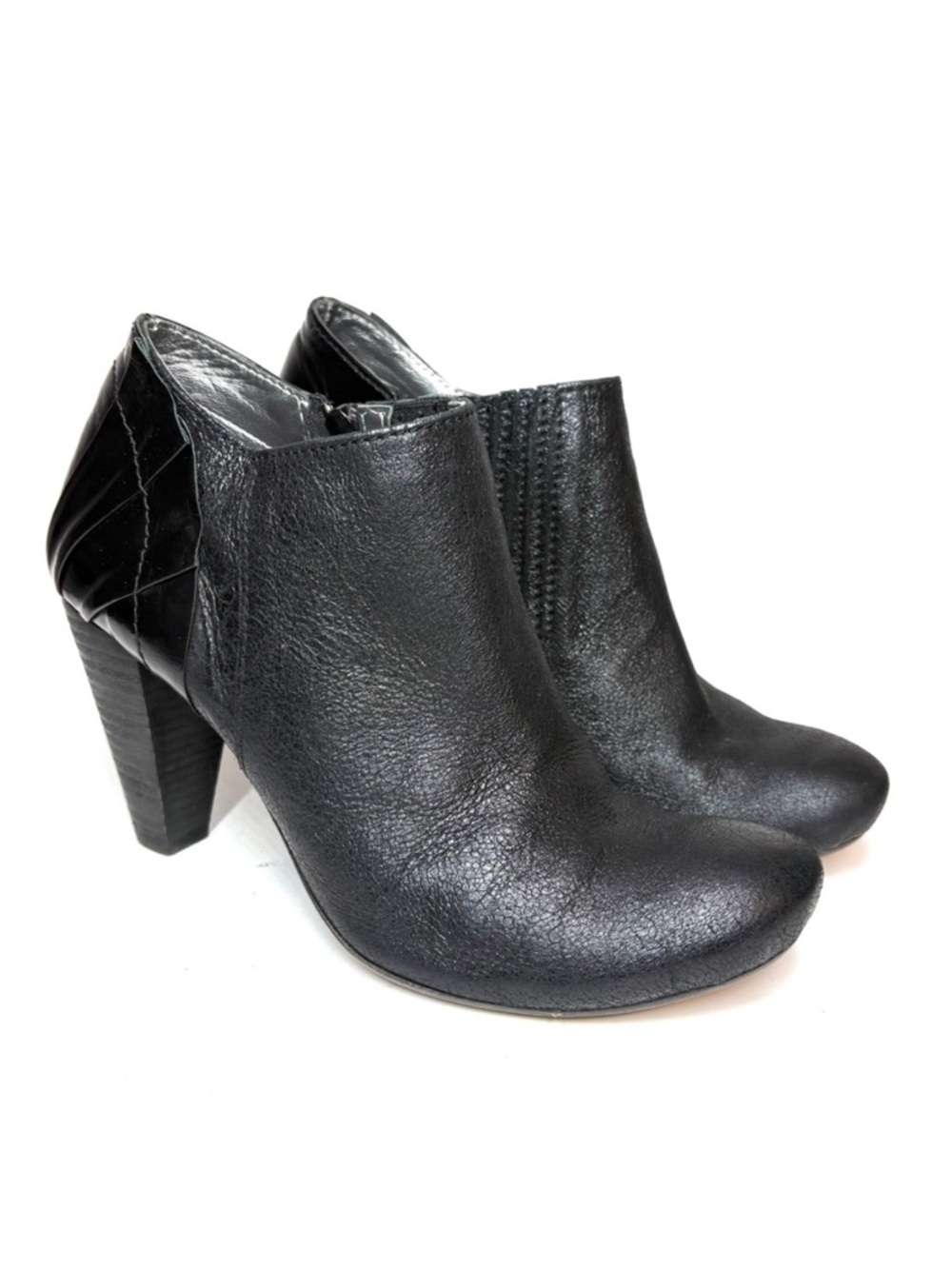 Chanii B black Leather Ankle Boots | 39